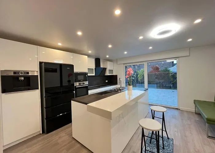 Noah's House - Messe And Airport Villa *